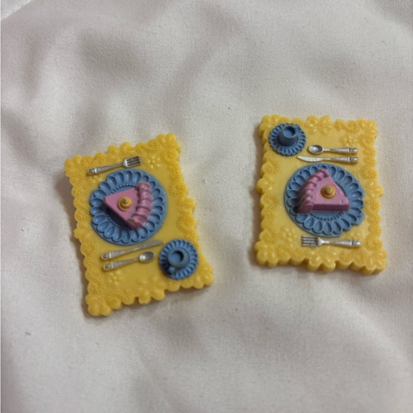 Fisher-Price Other - 2 Fisher-Price Loving Family Dollhouse Food Drinks Desserts on Yellow Tray